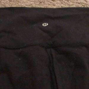 Lululemon legging cropped black size 6 legging